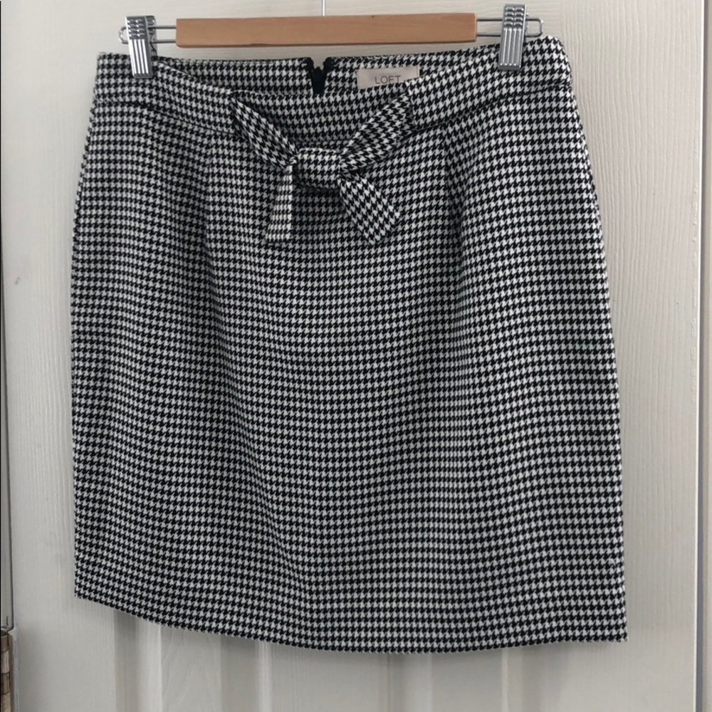 Houndstooth skirt